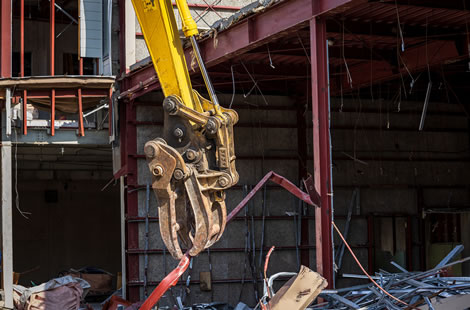 技術力が必要となる繊細なアーム作業